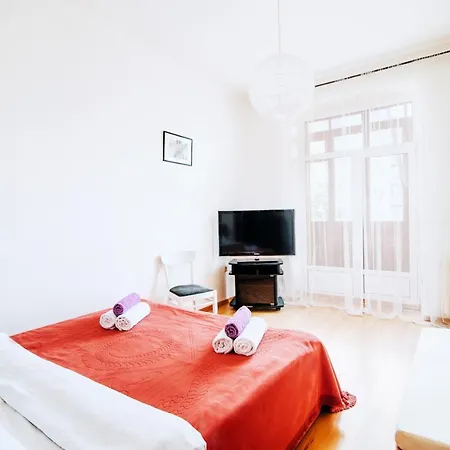 Hostel Square *